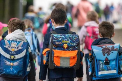 Masken und Tests: Schule beginnt in den ersten Bundesländern