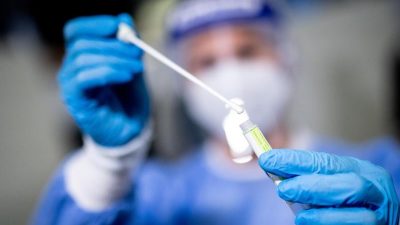 Umfrage zu Corona-Pandemie: Viele Ostdeutsche misstrauen RKI