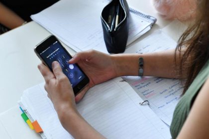 Studie: Jugendliche gut 70 Stunden pro Woche online