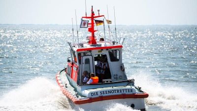 Großeinsatz auf hoher See: Brand auf Autofähre vor deutscher Ostseeküste