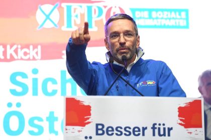 FPÖ: Kickl löst mit Ankündigung Spekulationen über Rücktritt aus – heimlich geimpft?