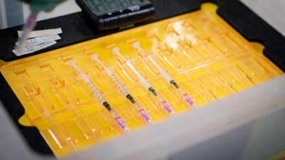Bundestag beschließt neue Corona-Messlatte – Impfabfrage kommt