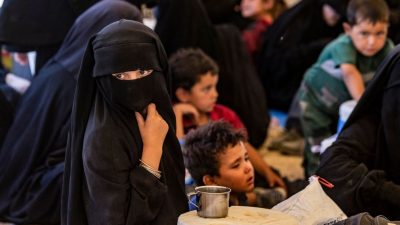 Zehn deutsche IS-Anhängerinnen samt Kindern aus Syrien zurückgeholt