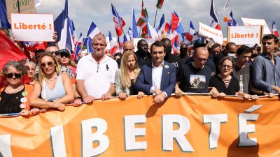 Frankreich: Rund 140.000 Menschen protestieren gegen den Gesundheitspass