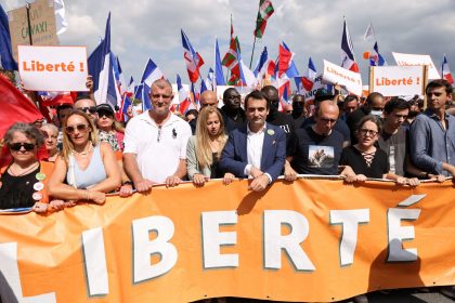 Frankreich: Rund 140.000 Menschen protestieren gegen den Gesundheitspass