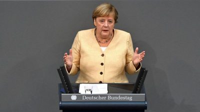 Merkel stichelt gegen Scholz: Keine „Versuchskaninchen“ beim Impfen