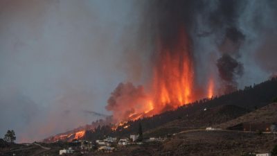 Vulkanausbruch auf La Palma zerstört rund hundert Häuser