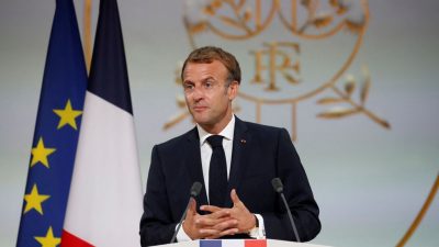 Frankreichs Präsident bittet um Verzeihung für Unrecht an algerischen Harkis