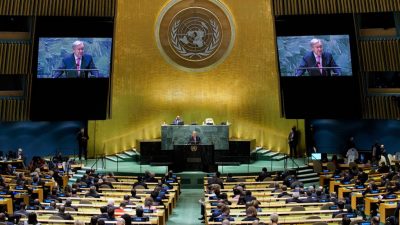 UN-Generalsekretär sieht Welt „am Rande eines Abgrunds“