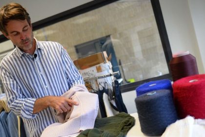 Franzose stellt Pullis mit 3D-Strickmaschine her