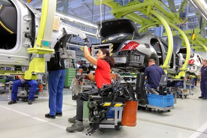 Automobilbranche weiter stark von Lieferengpässen betroffen