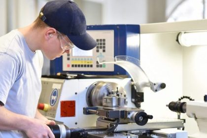 Mehr Ausbildungsplätze unbesetzt und weniger Abschlüsse