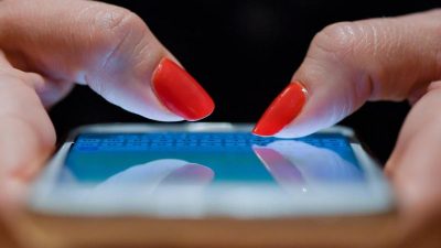 „Kontaktlose Berührungen“: Forscher entsperren und steuern Smartphones