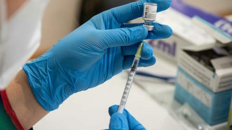 Neue Studie enthüllt: Chronische Leiden nach COVID-Impfung