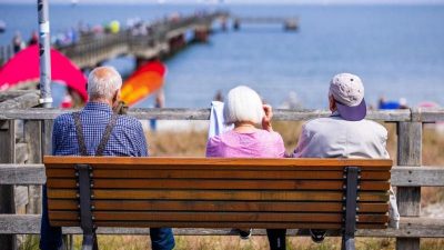 Deutsche gehen immer später in Rente