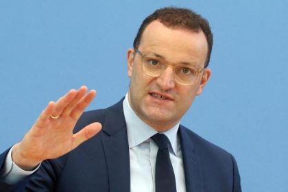 Test, Impfung, Auffrischimpfung – “Wir müssen das Kontrollieren kontrollieren”