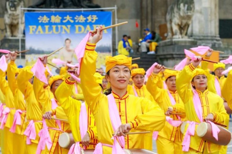 Falun Dafa-Parade bringt Chinas Traditionen nach München