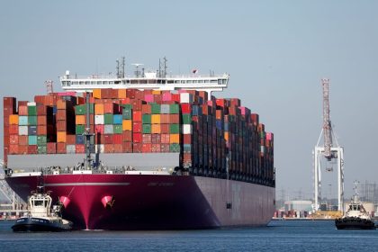 Britische Häfen beklagen Container-Rückstau