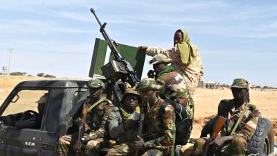 Nigerias Militär geht mit schwerem Gerät gegen bewaffnete Banden vor