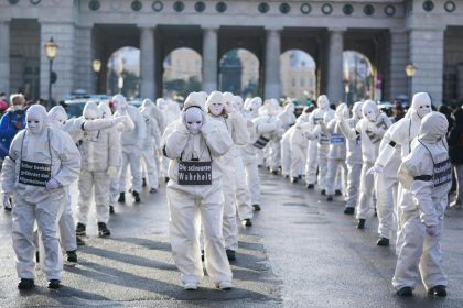 ORF muss Hetze gegen Corona-Demonstranten zurücknehmen