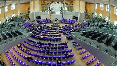 Neuer Bundestag tritt erstmals zusammen