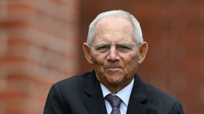Schäubles Spartipp: „Dann zieht man halt einen Pullover an“