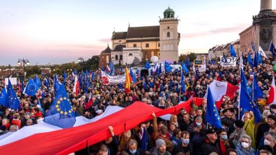 Zehntausende Polen demonstrieren für die EU