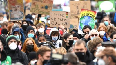 Tausende bei Klimademo in Berlin – „2045 ist zu spät“