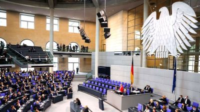 Bundestag beschließt Corona-Paket der Ampel-Parteien