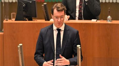 NRW-Ministerpräsident Wüst setzt auf „bewährtes“ Kabinettsteam