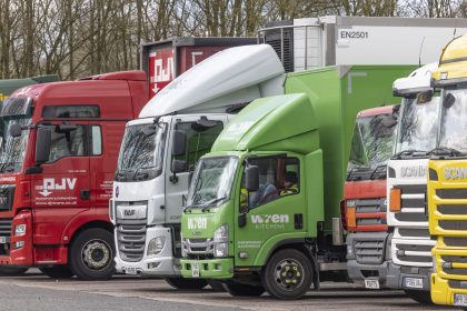 Lkw-Fahrer, Gemüse und Türsteher: Was den Briten alles fehlt