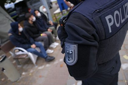 Bundespolizei greift 21 Iraker auf der Landstraße auf