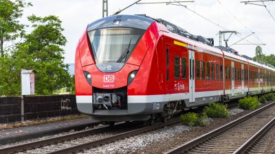 Grüne und FDP wollen Bahn zerschlagen