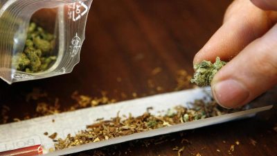 Cannabis-Legalisierung spaltet die Bürger – Reul warnt vor schweren Folgen