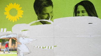 Zerstörte Wahlplakate: AfD und Grüne am häufigsten betroffen