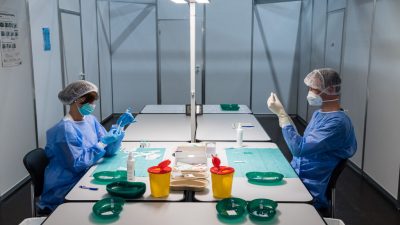 Neuer Omikron-Verdachtsfall in NRW – Biontech arbeitet an Impfstoff-Anpassung