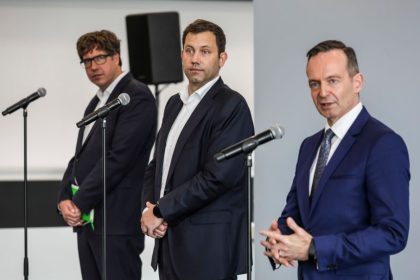 Ampel-Parteien: Debatte um die Impfpflicht ist noch “nicht vom Tisch”