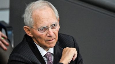 Schäuble will Flüchtlingen eine „vorläufige Einreise“ in die EU ermöglichen