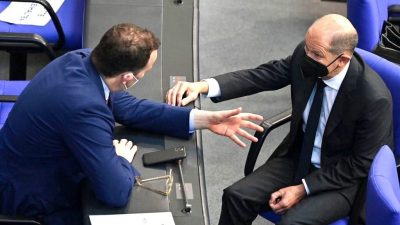 Scholz kündigt Ministerpräsidentenkonferenz an und appelliert: „Lassen Sie sich impfen“