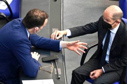 Scholz kündigt Ministerpräsidentenkonferenz an und appelliert: “Lassen Sie sich impfen”