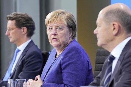 Corona-Gipfel im Kanzleramt: Impfpflicht für Pflegeberufe kommt