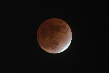 Längste partielle Mondfinsternis seit 1440 in großen Teilen der Welt