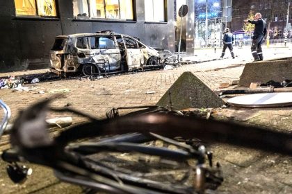 Corona-Proteste: Zweite Nacht der Gewalt in den Niederlanden