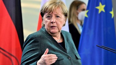 Merkel: Wir brauchen mehr Beschränkungen von Kontakten