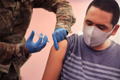 US-Behörde setzt Impfpflicht für Privatunternehmen in den USA aus