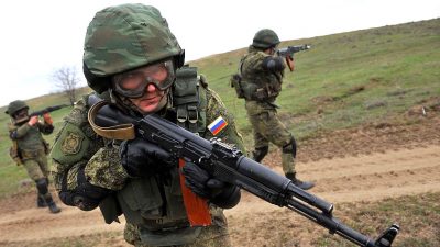 Kiew: Russische Bodentruppen dringen aus mehreren Richtungen in Ukraine vor