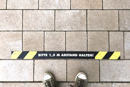 Markus Lanz und Richard David Precht diskutieren über Sinn und Unsinn der Maßnahmen