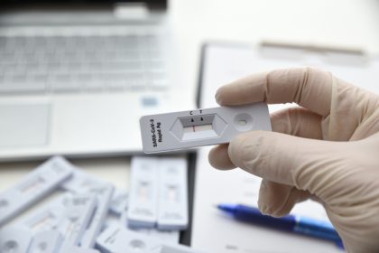 Zwei Infektionen mit neuer Corona-Variante Omikron in Bayern bestätigt