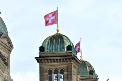 Schweiz: Streit um Covid-19-Gesetz
