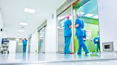 Krankenhausgesellschaft rechnet nicht mehr mit Überlastung durch Omikron-Welle